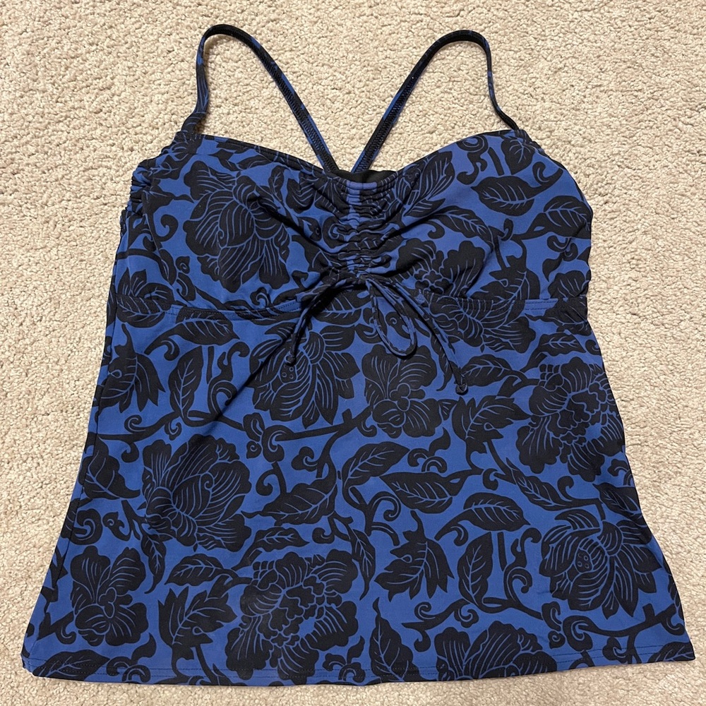 Lands’ End  Womens tankini swim top